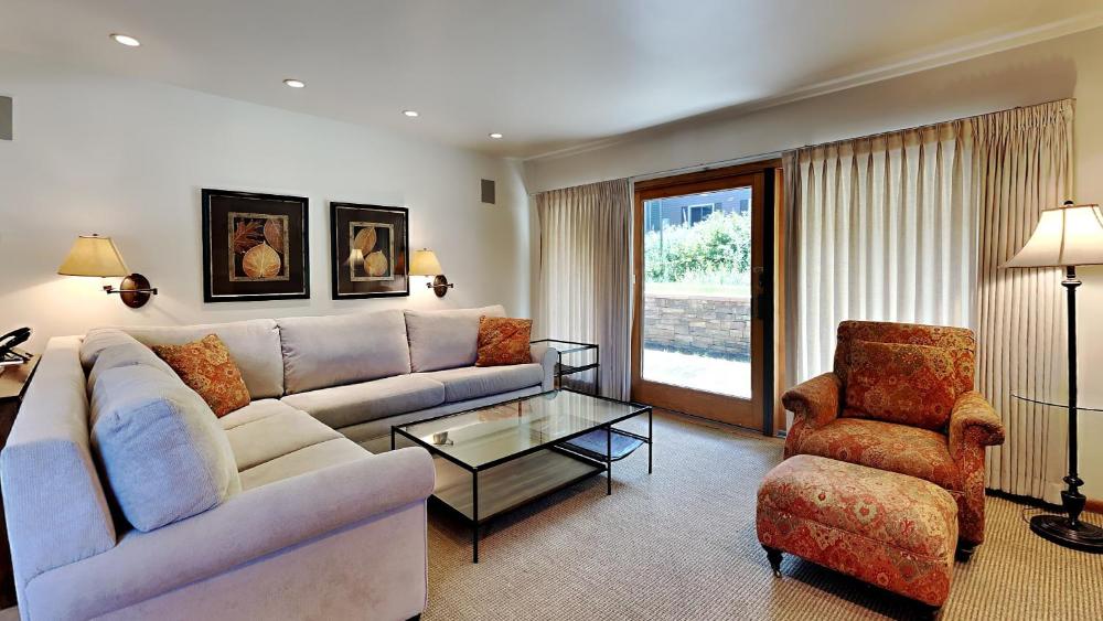 Timberline Condominiums 2 Bedroom Deluxe Unit B2E